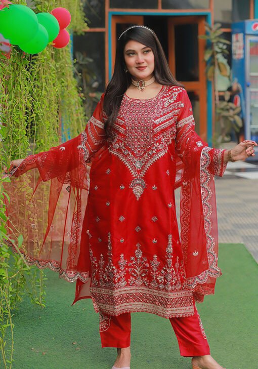 Exclusive Pakistani Three-Piece Collection 2025 - Image 2